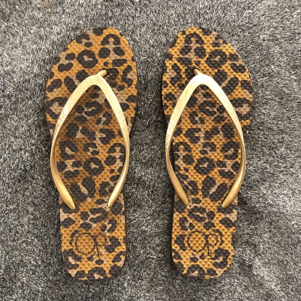 OP Women’s Leopard Flip Flops NWOT